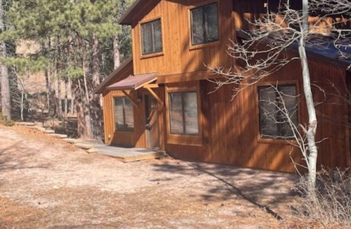 Rapid City Cabin | 3-bedroom cabin Sleeps 8 Close to ATV Trails with WiFi