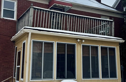 Garfield Heights House | 3-bedroom Château in welcoming Garfield Heights with WiFi, AC. 3 night minimum