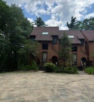 Campton Apartment | 3 Bedroom Condo in Peaceful Campton