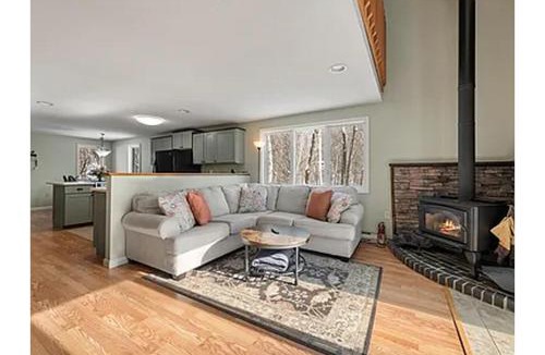 Campton Apartment | 3 Bedroom Condo in Peaceful Campton