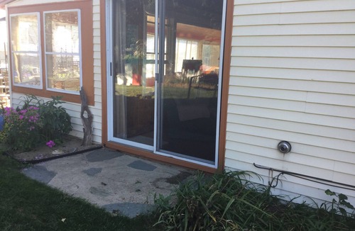 Malletts Bay Cottage | 3-bedroom cottage just 10 minutes from Burlington