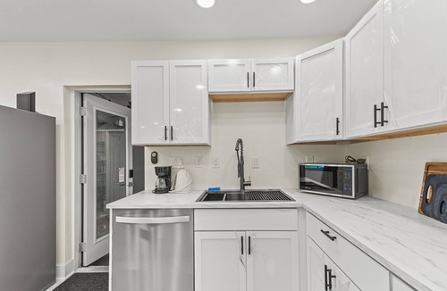 Pompano Beach House | 3-bedroom house in pleasant Pompano Beach with AC, WiFi