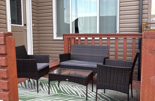 Calgary House | 3-bedroom house in pleasant Calgary with cool AC for relaxing stays