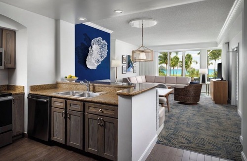 Palm Beach Shores Villa | 3-bedroom oceanfront villa in serene Palm Beach Shores April 12-19