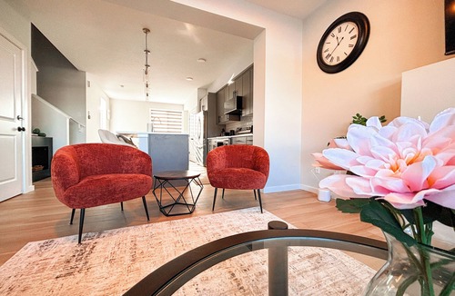 Leduc House | 3 bedroom + office full house in the heart of Southfork Leduc