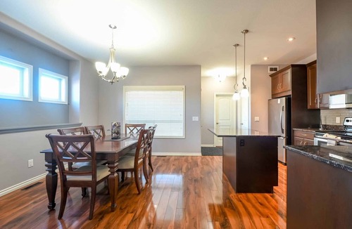 Saskatoon House | 3-bedroom townhome in beautiful Saskatoon with AC and gym membershheeep