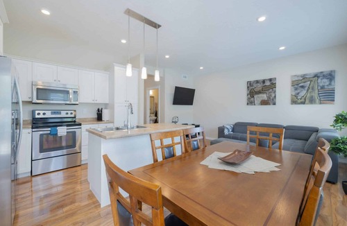 Saskatoon House | 3 Bedroom Townhouse Stonebridge