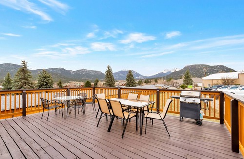 Estes Park House | 3 Bedroom W/Mountain Views!