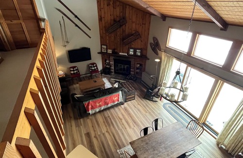 Lincoln Condo | 3 BR walking distance to Loon and Lincoln downtown