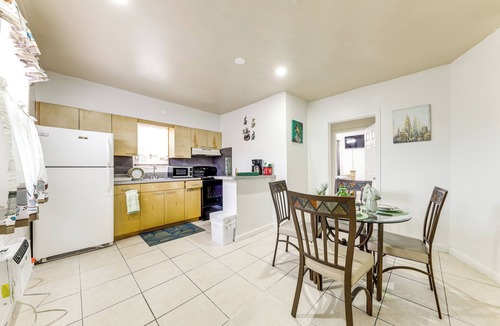 Downtown Hollywood Cottage | 3 Mi to Beach: Pet-Friendly Gem in Hollywood