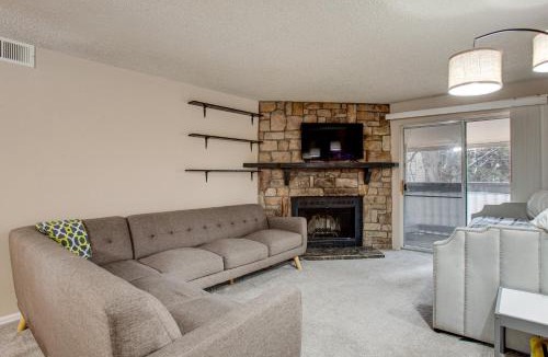 Aurora Highlands House | 3 Mi to Buckley: Convenient Condo in Aurora