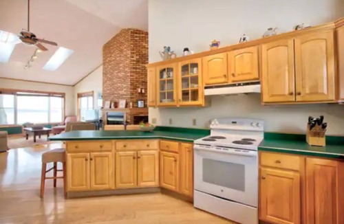 Franklin County House | 3 Sheds on the Lake - Lakefront Home