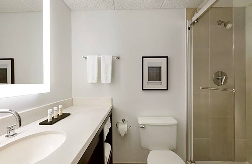 Boca Raton Hotel | 3-Star Hotel ∙ Embassy Suites Boca Raton