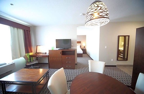 Leduc Hotel | 3-Star Hotel ∙ Wyndham Garden Edmonton Airport