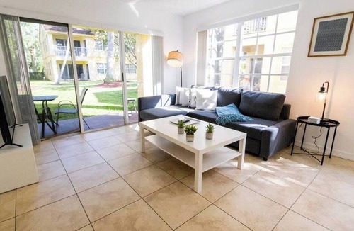 Mission Bay Apartment | 320B - Boca Retreat w/Pool, Parking, Near Evert Tennis & Shops