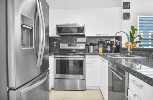 Mission Bay Apartment | 320C - Boca Retreat w/Pool, Parking, Near Evert Tennis & Shops