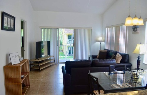 Mission Bay Apartment | 320D - Boca Retreat w/Pool, Parking, Near Evert Tennis & Shops
