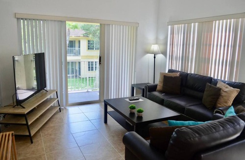 Mission Bay Apartment | 320D - Boca Retreat w/Pool, Parking, Near Evert Tennis & Shops