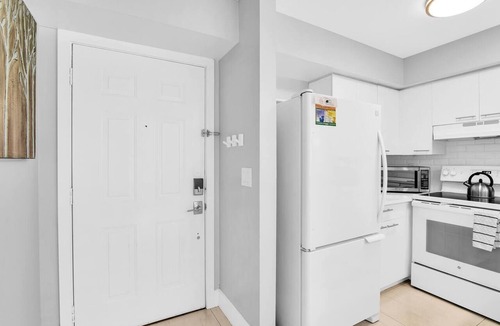 Mission Bay Apartment | 340A - Boca Retreat w/Pool, Parking, Near Evert Tennis & Shops