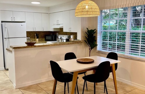 Mission Bay Apartment | 350A - Boca Retreat w/Pool, Parking, Near Evert Tennis & Shops