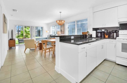 Mission Bay Apartment | 350B - Boca Retreat w/Pool, Parking, Near Evert Tennis & Shops
