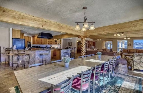 Del Norte House | 38 acre Mtn Escape w/Indoor Pool Sauna 360 Views