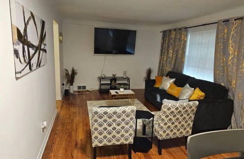 South Euclid House | 3bedroom Home@South Euclid