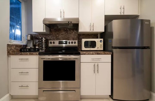 Little Haiti Apartment | 3BR/2BTH Wynwood Apt w/Parking, Mini Golf & Onsite Laundry