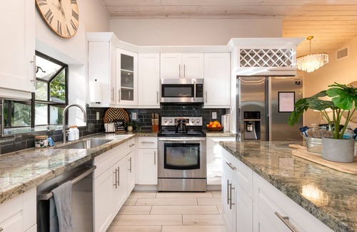 Lake Ida Shores House | 3BR Delray Retreat Pool + Hoops Near Beach