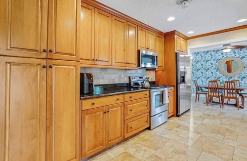 Lake Worth House | 3BR Pool Villa on Golf Course, Huge Yard & Games!