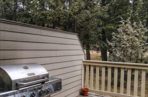 East Kootenay House | 4 Bedroom 2.5 Bath Golf Townhouse in Radium
