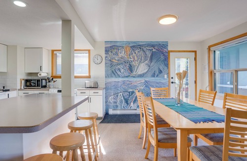 Silver Star Mountain House | 4 bedroom/2.5 bath home with private hot tub, laundry, close to village & skiway