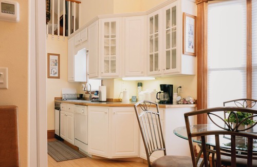 Deadwood Cottage | 4 Bedroom Cottage on Main Street Deadwood!