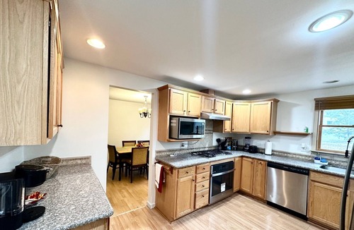 Hudson House | 4-bedroom house in Hudson