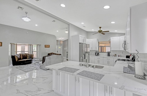 Jog Road House | 4-bedroom house in welcoming Wellington with AC
