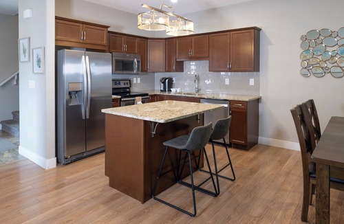 Saskatoon House | 4 bedroom Townhouse Stonebridge