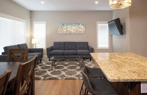 Saskatoon House | 4 bedroom Townhouse Stonebridge