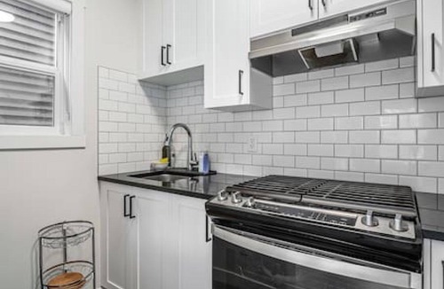 Calgary House | 4 BR Charming Retreat | Spacious & Peaceful