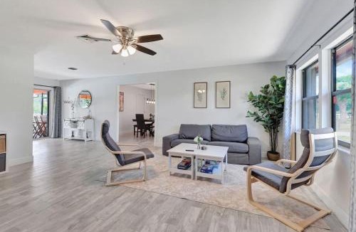 Lake Worth House | 4 BR Equestrian Pool Villa Volleyball On 2 acres