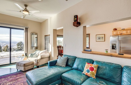 Montrose House | 4 Mi to Black Canyon: Mtn-View Apt in Montrose!