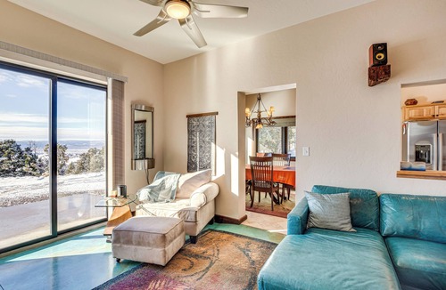 Montrose House | 4 Mi to Black Canyon: Mtn-View Apt in Montrose!