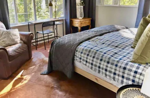 Port Moody Cottage | 4 Oceanside Cottages for Events & Gatherings