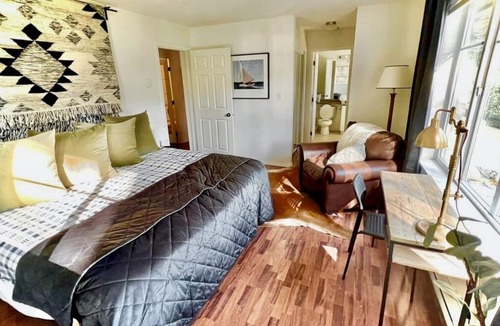 Port Moody Cottage | 4 Oceanside Cottages for Events & Gatherings