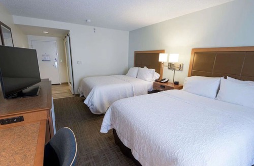 Boca Raton Hotel | 4 Sleek Rooms w/Free Breakfast | Ideal for Families Visiting Boca Raton