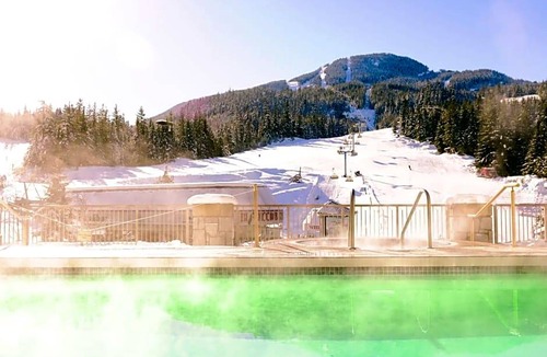 Whistler Village Hotel | 4-Star Hotel ∙ Pan Pacific Whistler Mountainside