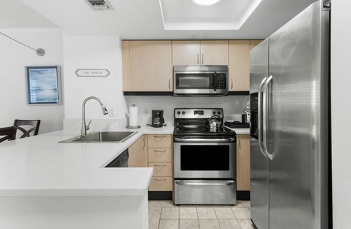 Coconut Grove Hotel | 4 Units | Comfortable Bayview Suite with Pool & Minutes from Vizcaya