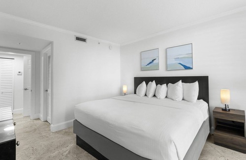 Coconut Grove Hotel | 4 Units | Comfortable Bayview Suite with Pool & Minutes from Vizcaya