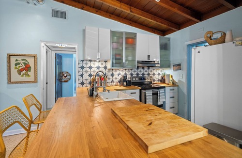 Southwest House | 4BR Beach House Retreat Near West Palm Beach Downtown & Airport, w/BBQ & Games!