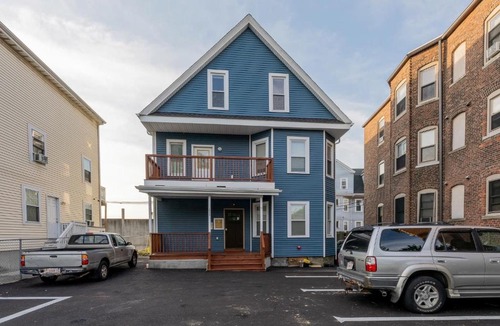 Dudley - Brunswick King Apartment | 4BR Boston Apt - Pet Friendly & Free Parking, near MBTA Station 2331