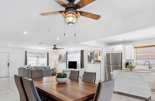 Dania Beach House | 4BR retreat w/heated pool, backyard & BBQ grill